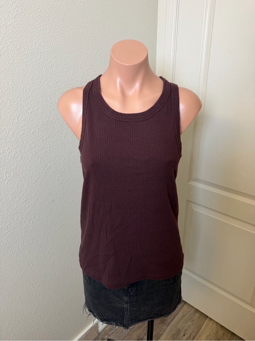 GAP Women’s Ribbed Tank Top - Wine